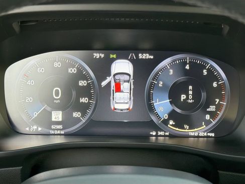 Used 2022 Volvo XC40 T5 Momentum image 39