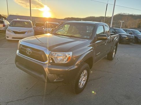 Used 2013 Toyota Tacoma 4x4 Access Cab image 4