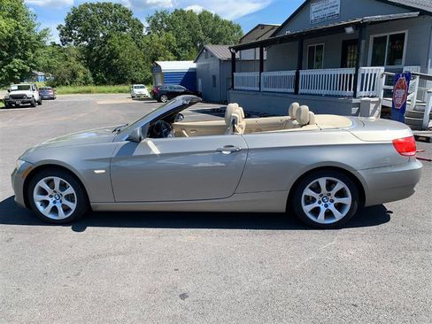 Used 2009 BMW 335i Convertible image 8