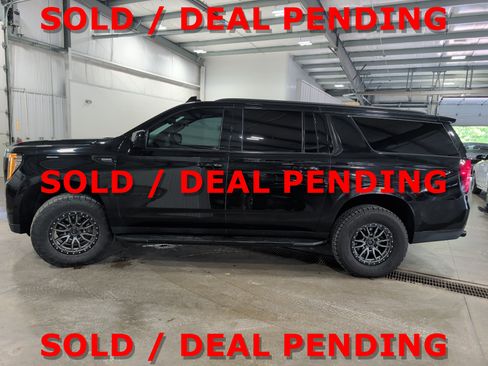 Used 2022 GMC Yukon XL SLE AWD/4WD image 5
