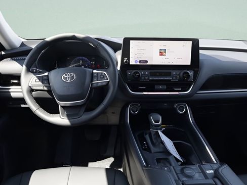 New 2026 Toyota Grand Highlander AWD image 9