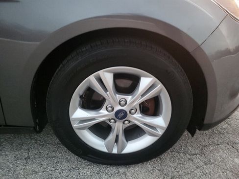Used 2013 Ford Focus SE w/ SE Winter Pkg image 26