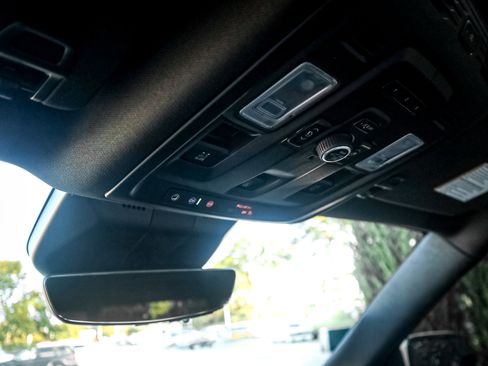 Used 2024 Cadillac Escalade Premium Luxury image 27