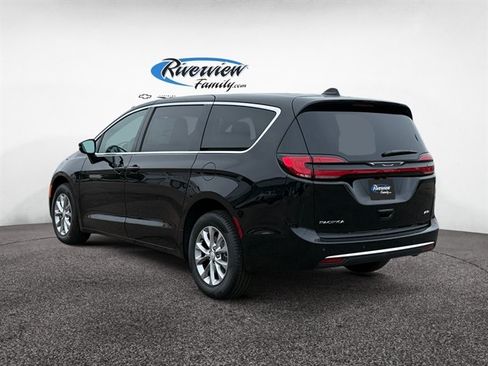 New 2027 Chrysler Pacifica Select w/ Family Tech Group AWD/4WD image 3