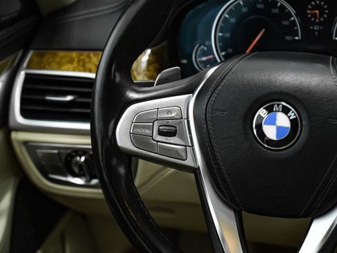 Used 2017 BMW 740i xDrive image 14