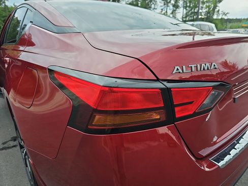 Used 2023 Nissan Altima 2.5 SR FWD image 34