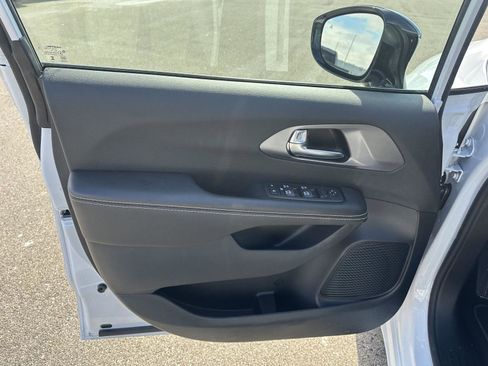 Used 2026 Chrysler Voyager LX image 17