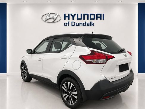 Used 2018 Nissan Kicks SV FWD image 2