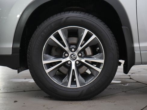 Used 2017 Toyota Highlander LE AWD/4WD image 27