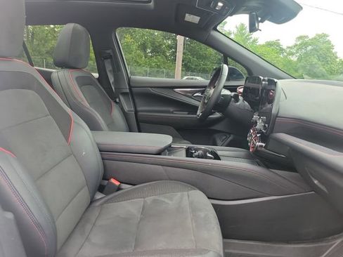 Used 2024 Chevrolet Blazer EV RS RWD image 28