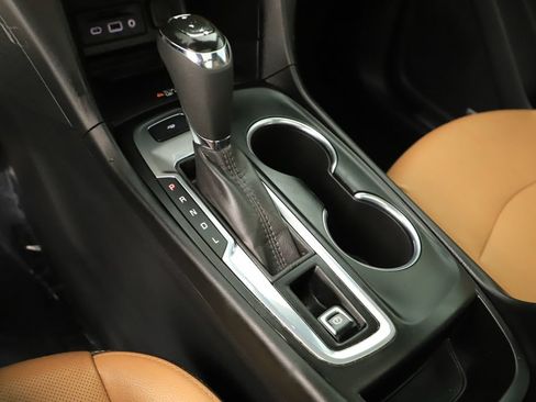 Used 2020 Chevrolet Equinox Premier FWD image 28