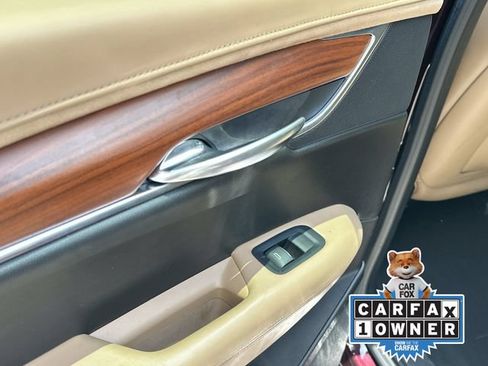 Used 2018 Cadillac XT5 Platinum w/ Driver Assist Package AWD/4WD image 12