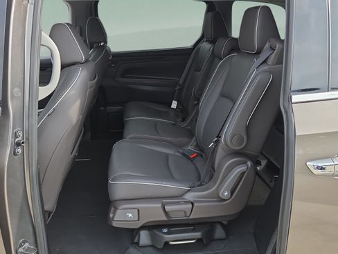 Certified 2022 Honda Odyssey Elite image 11
