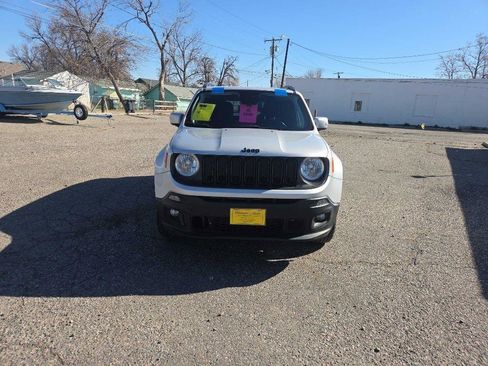 Used 2018 Jeep Renegade Altitude image 8