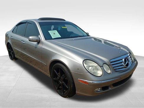 Used 2004 Mercedes-Benz E 500 Sedan image 3