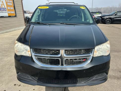 Used 2013 Dodge Grand Caravan SXT image 2