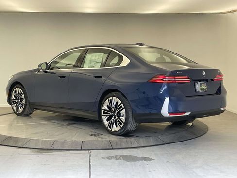 New 2026 BMW 530i xDrive AWD/4WD image 3