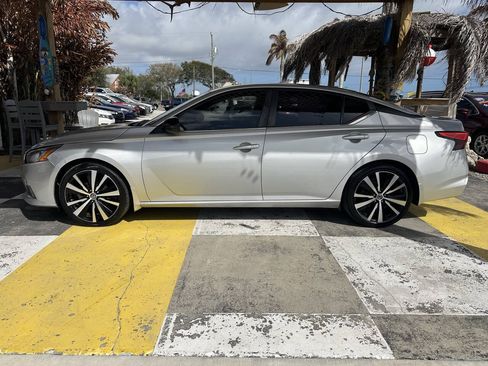 Used 2021 Nissan Altima 2.5 SR FWD image 8