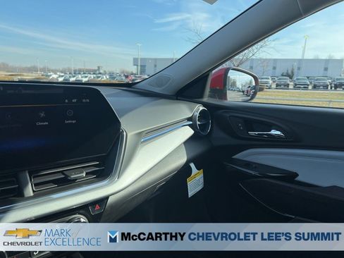 New 2026 Chevrolet Trax LT w/ Driver Confidence Package image 25