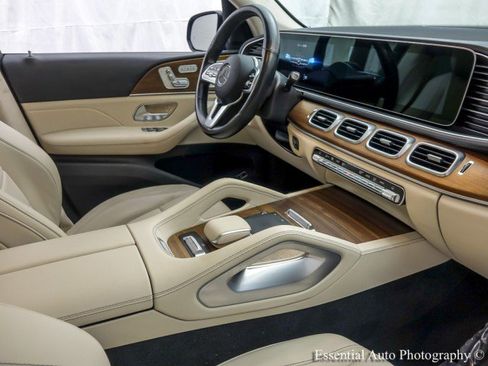 Used 2022 Mercedes-Benz GLS 450 4MATIC image 29