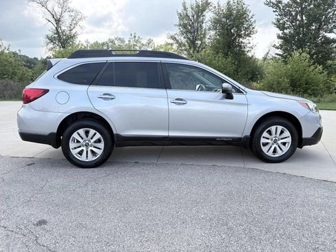 Used 2015 Subaru Outback 2.5i Premium AWD/4WD image 4