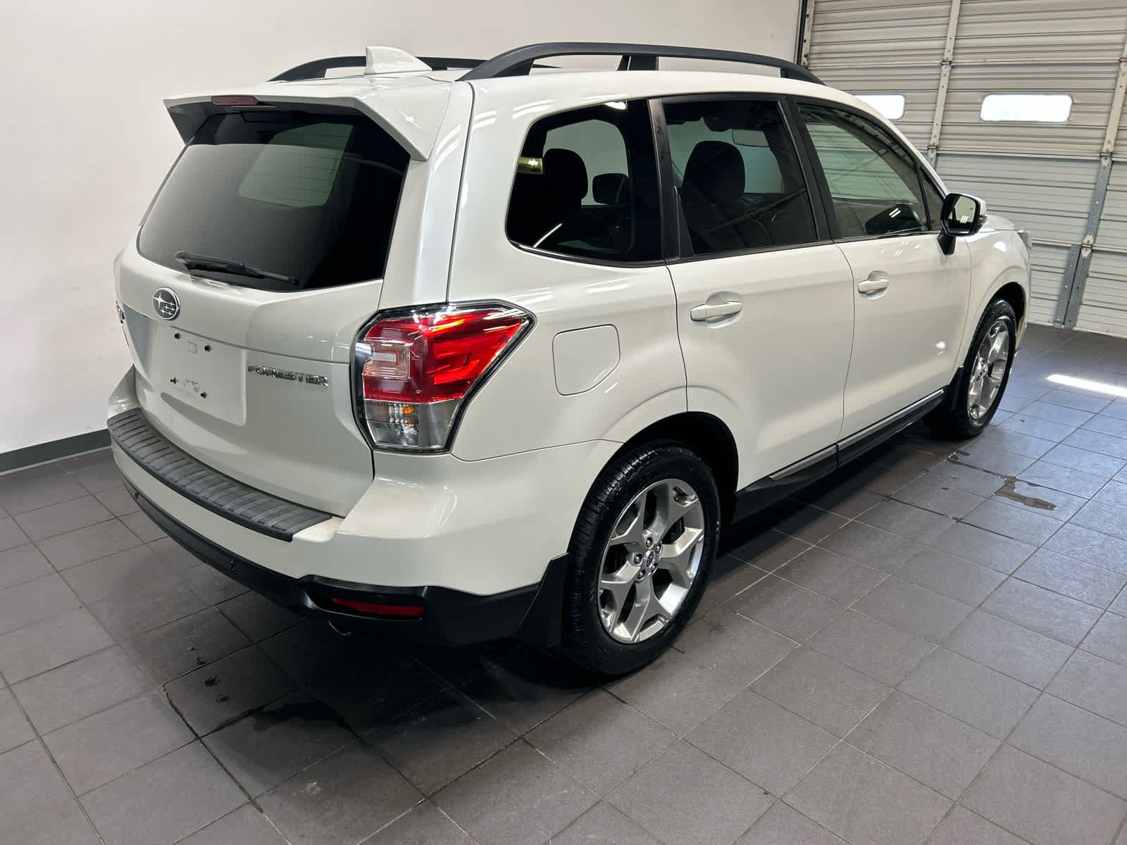 Used 2018 Subaru Forester 2.5i Touring w/ Popular Package #3B AWD/4WD image 3