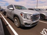Used 2022 GMC Terrain SLT image 2
