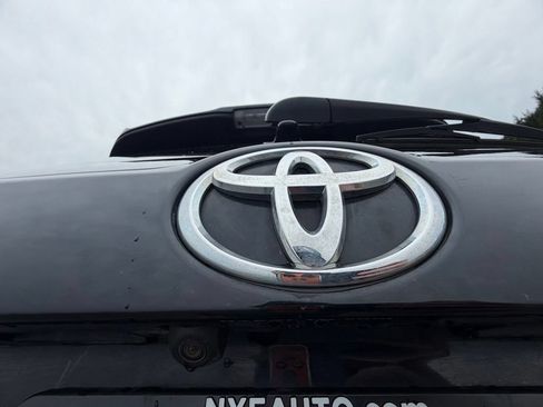 Used 2018 Toyota Highlander XLE AWD/4WD image 48