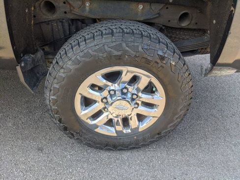 Used 2017 Chevrolet Silverado 2500 LT w/ All Star Edition AWD/4WD image 11