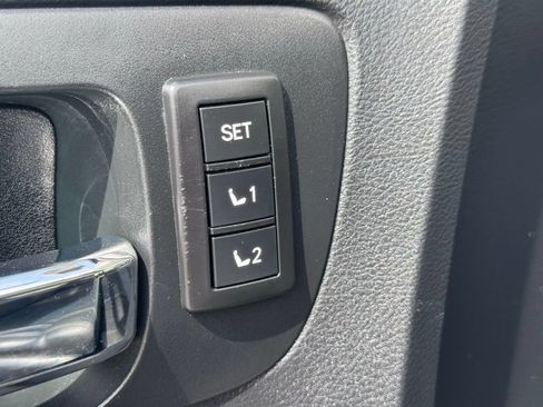 Used 2019 Toyota Tundra Platinum AWD/4WD image 33