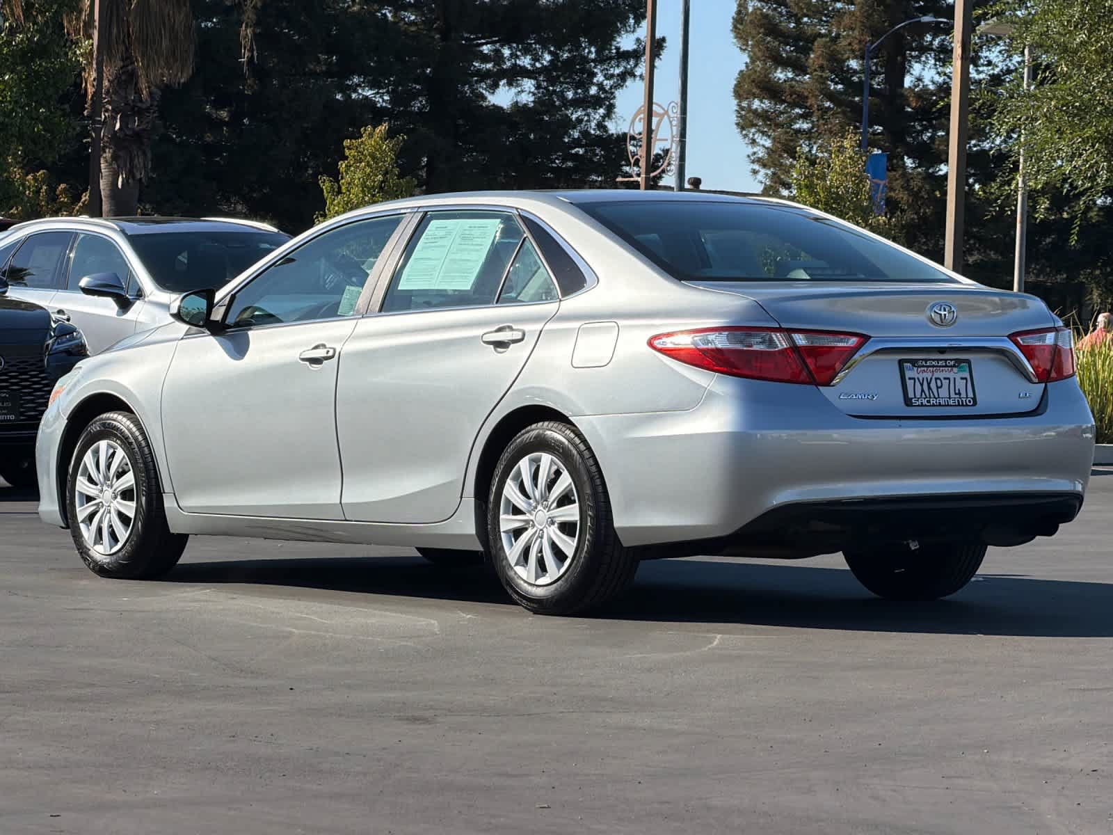 Used 2017 Toyota Camry LE FWD image 7
