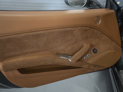 Used 2015 Ferrari California T image 28