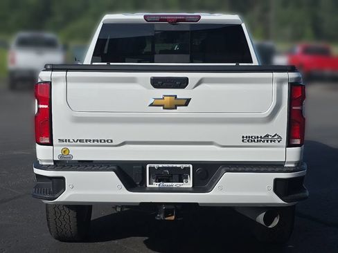 Used 2025 Chevrolet Silverado 2500 High Country w/ High Country Premium Package AWD/4WD image 7