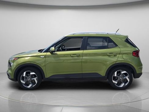 Used 2024 Hyundai Venue SEL FWD image 3