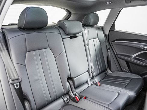 Certified 2025 Audi Q5 Premium w/ Convenience Package AWD/4WD image 14