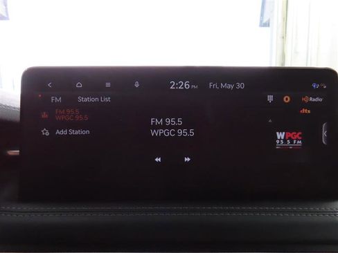 Used 2023 Genesis G70 2.0T image 24