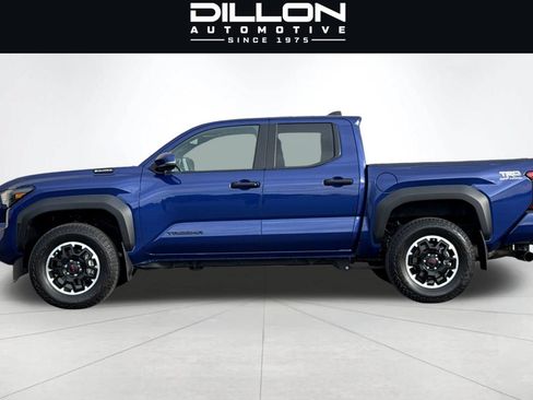 Used 2025 Toyota Tacoma TRD Off-Road w/ TRD Off Road Premium Package AWD/4WD image 7