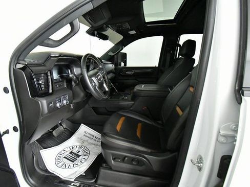 Used 2025 GMC Sierra 2500 AT4 w/ AT4 Premium Plus Package image 5