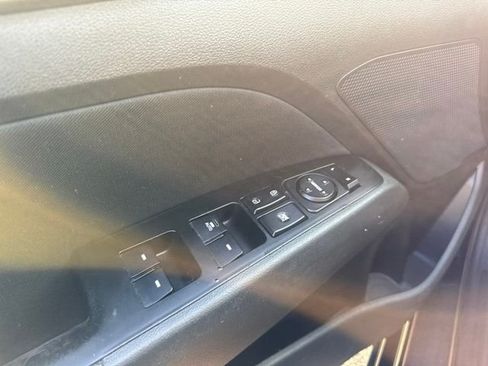 Used 2018 Hyundai Elantra Value Edition FWD image 10