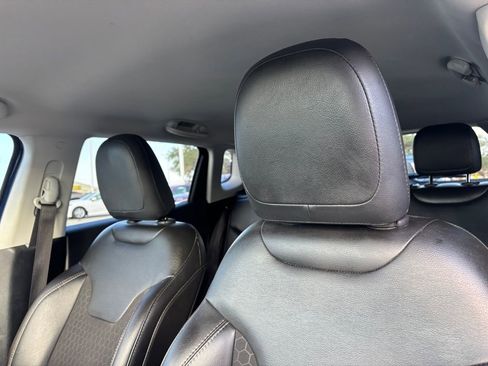 Used 2021 Jeep Compass Latitude image 13