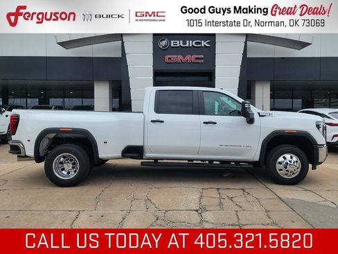 New 2026 GMC Sierra 3500 Pro AWD/4WD image 2