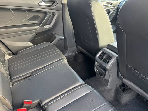 Used 2023 Volkswagen Tiguan SE image 29