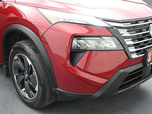 Used 2025 Nissan Rogue SV AWD/4WD image 36