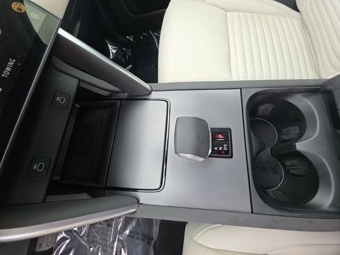 Certified 2025 Land Rover Discovery Sport S AWD/4WD image 25