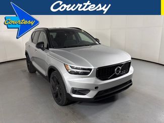 Used 2019 Volvo XC40 T5 R-Design AWD/4WD video 1