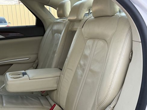 Used 2014 Lincoln MKZ 4dr Sdn AWD image 20