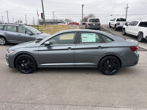 New 2026 Volkswagen Jetta SE image 3