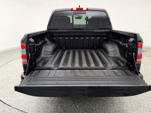 Used 2025 Nissan Frontier SV image 21