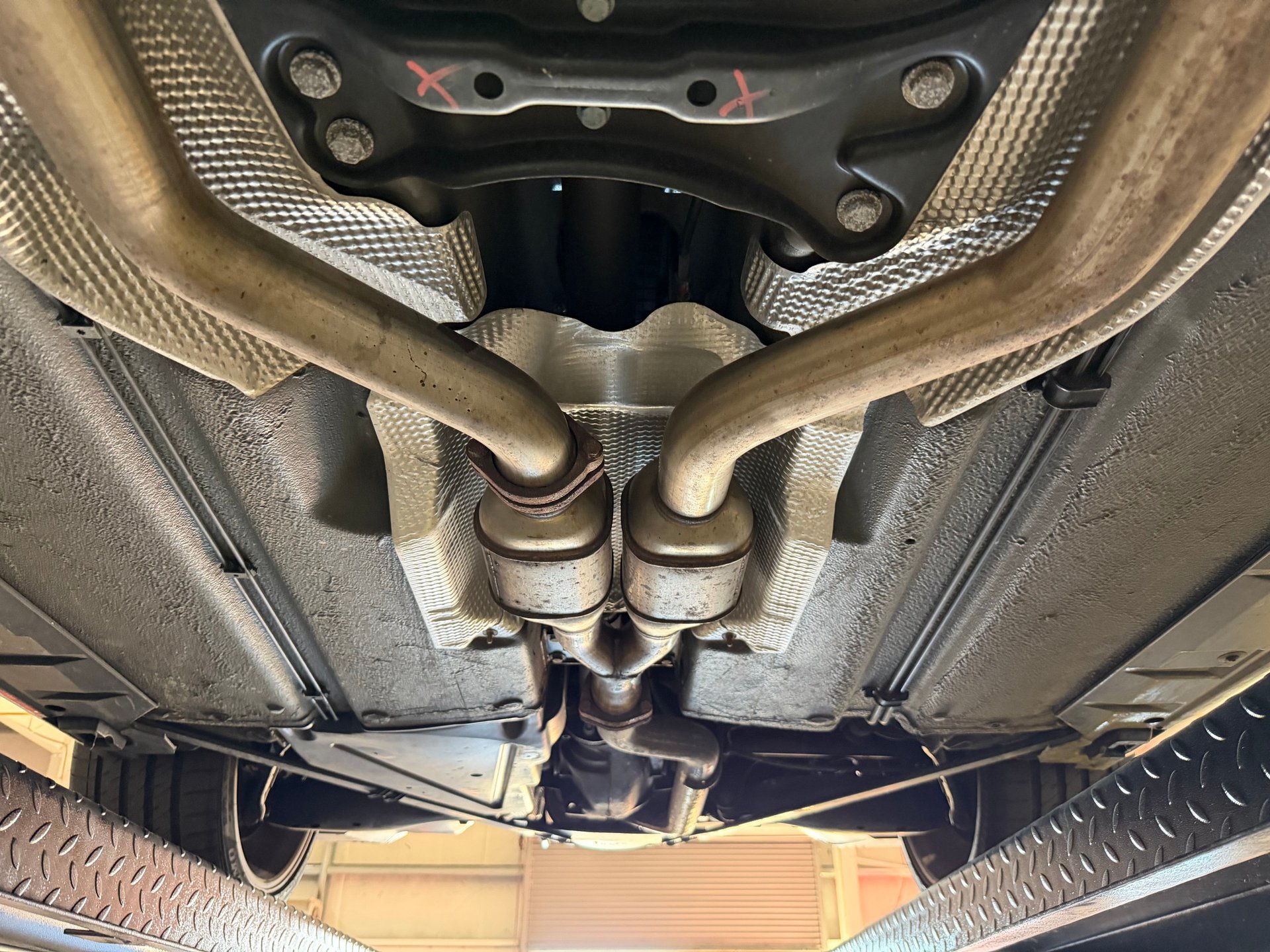 Used 2005 Chrysler Crossfire Limited RWD image 98