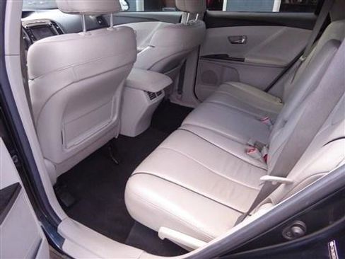 Used 2013 Toyota Venza XLE image 16